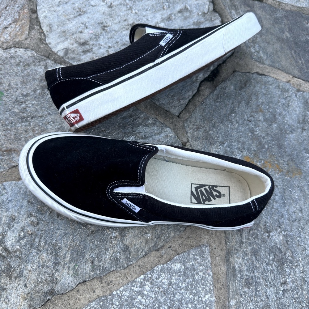 EUC Sample HTF slight platform Suede and canvas Vans